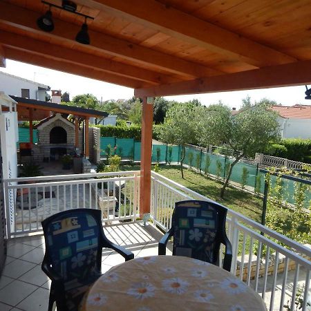 Apartman Duje Петркане Екстериор снимка