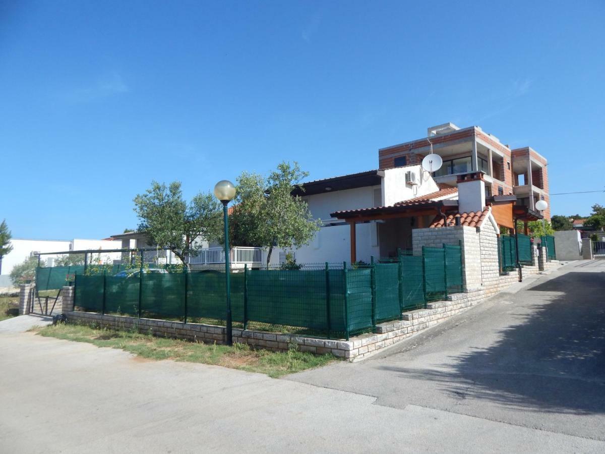 Apartman Duje Петркане Екстериор снимка