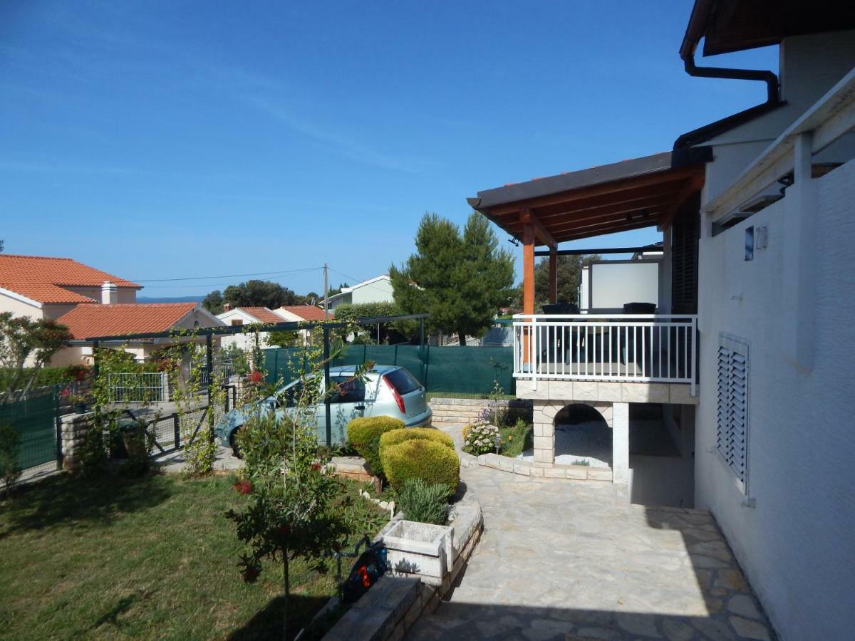 Apartman Duje Петркане Екстериор снимка