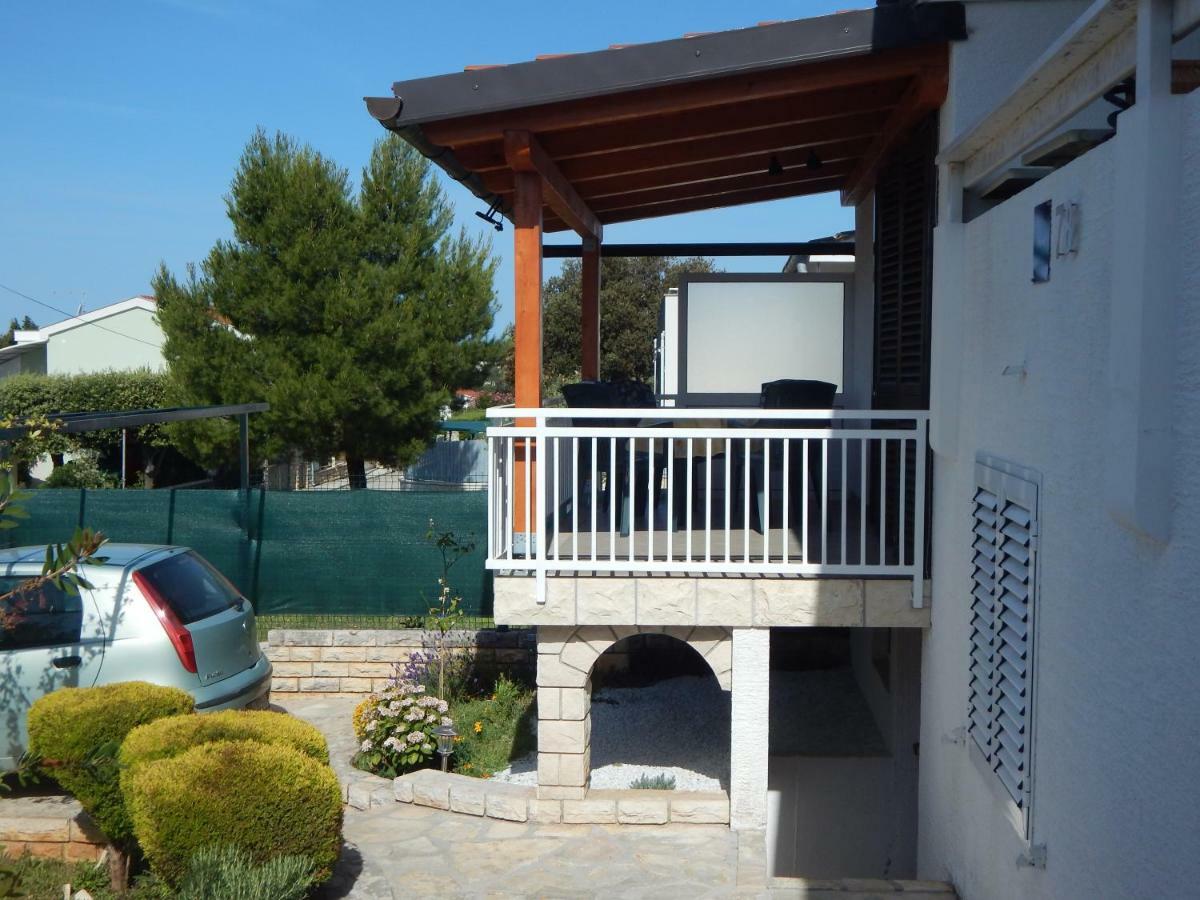 Apartman Duje Петркане Екстериор снимка