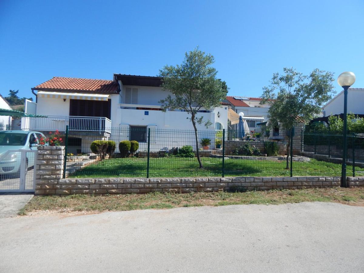 Apartman Duje Петркане Екстериор снимка