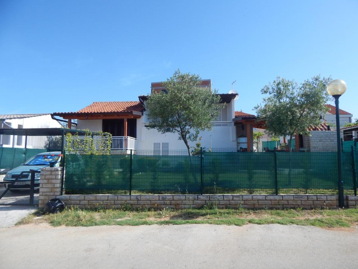 Apartman Duje Петркане Екстериор снимка